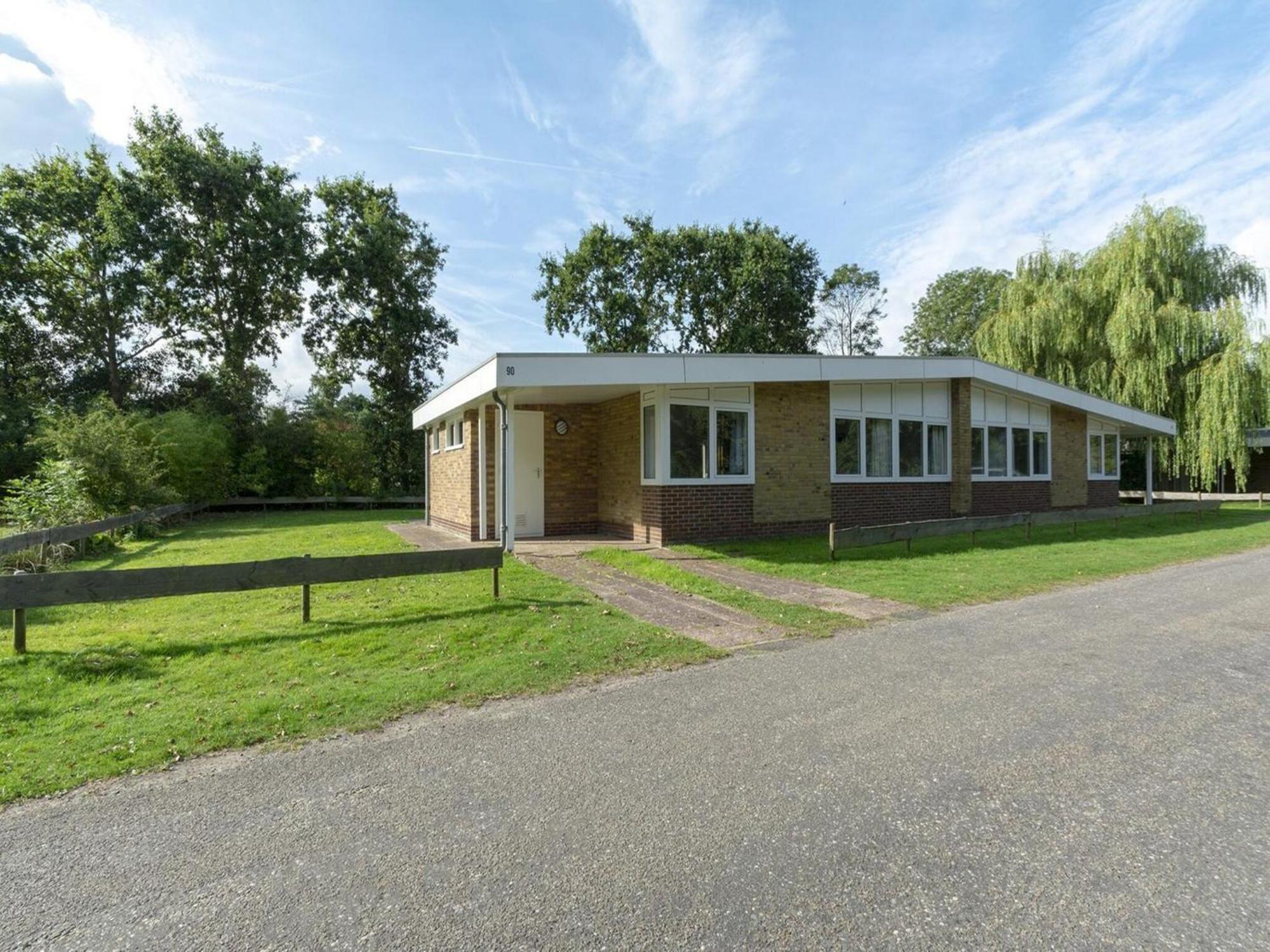 Stylish Beachside Bungalow With Patio Sint Maartensvlotbrug Exterior foto